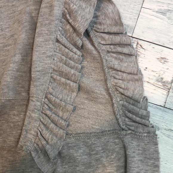 14th & Union Side Ruffle Gray Sweatshirt Small - Picture 9 of 9